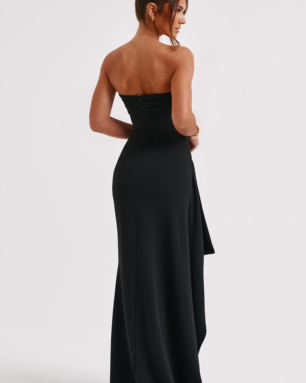 Women’s Elegant Dress – Timeless Black Design for Chic Events 2