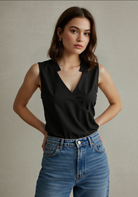 Women's Blouse – Elegant Sleeveless Design for Comfortable Summer Wear 2